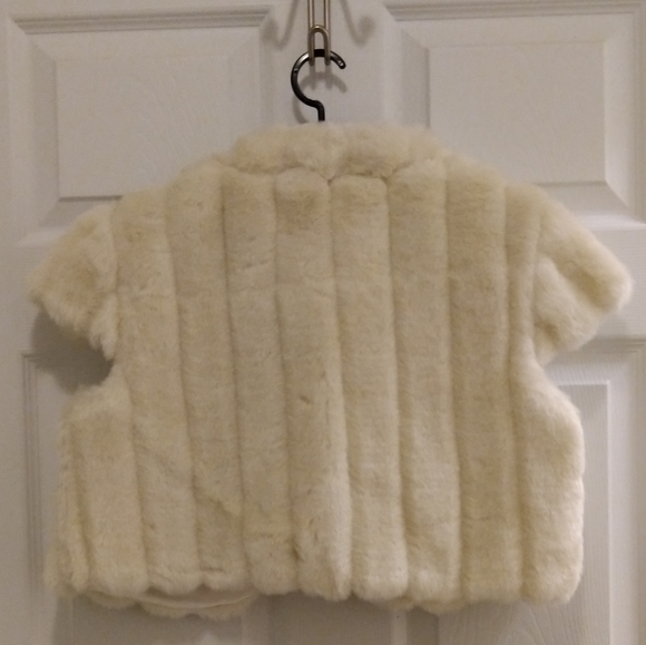 New Suka fun fur vest - NWOT - Picture 7 of 8
